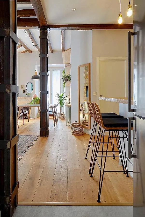 Apartment Heart Of Midtown ⎮⎮ 5 Balconies⎮⎮Walk Score 99 San Sebastian Spain