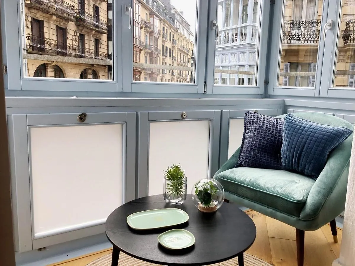 Heart Of Midtown ⎮⎮ 5 Balconies⎮⎮Walk Score 99 San Sebastian