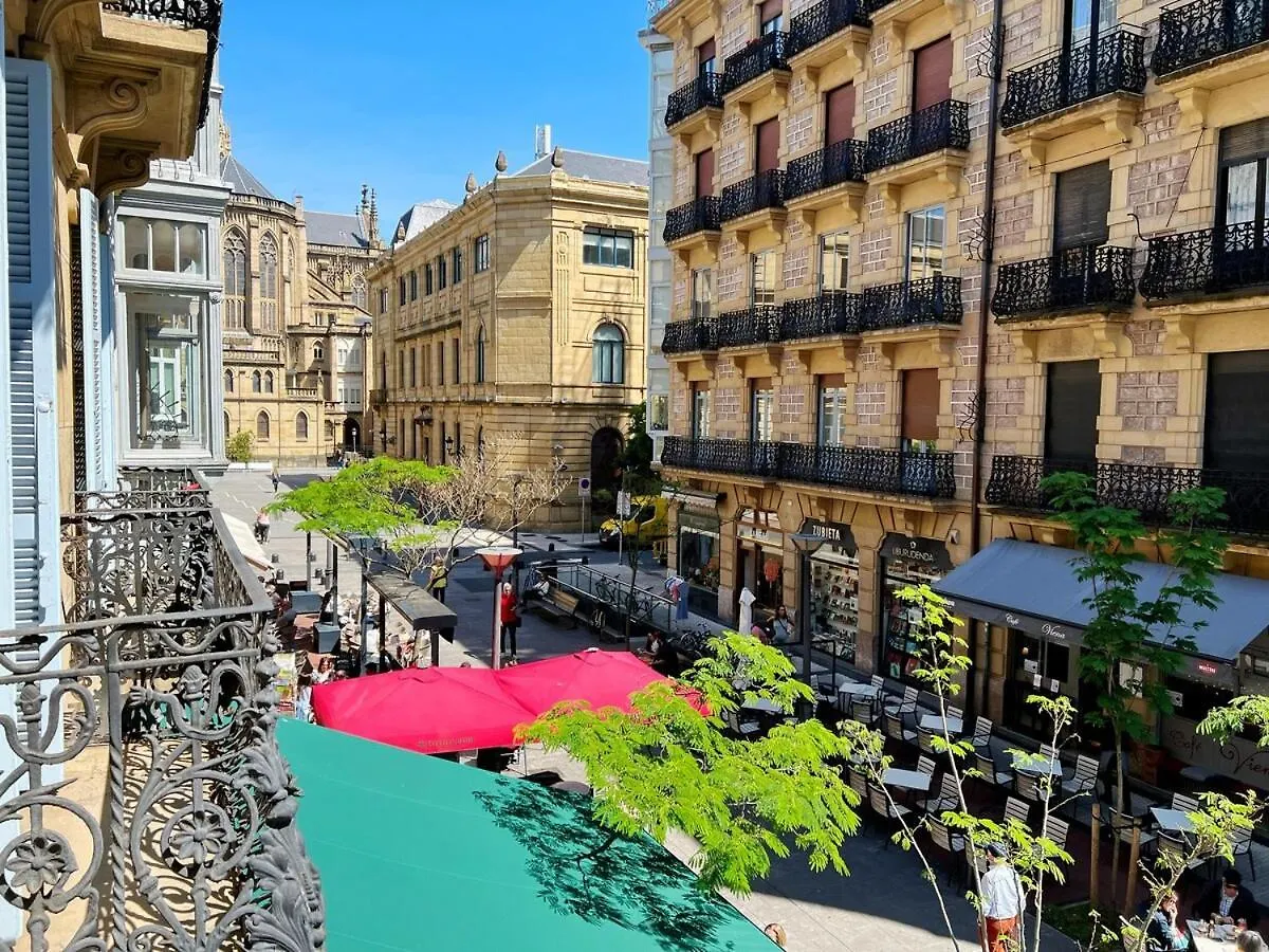 Heart Of Midtown ⎮⎮ 5 Balconies⎮⎮Walk Score 99 San Sebastian Apartment